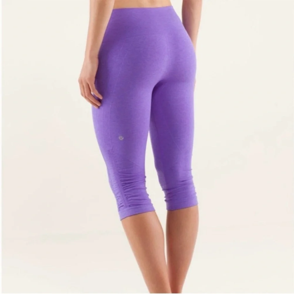 Lululemon In The Flow Crop - Picture 2 of 12
